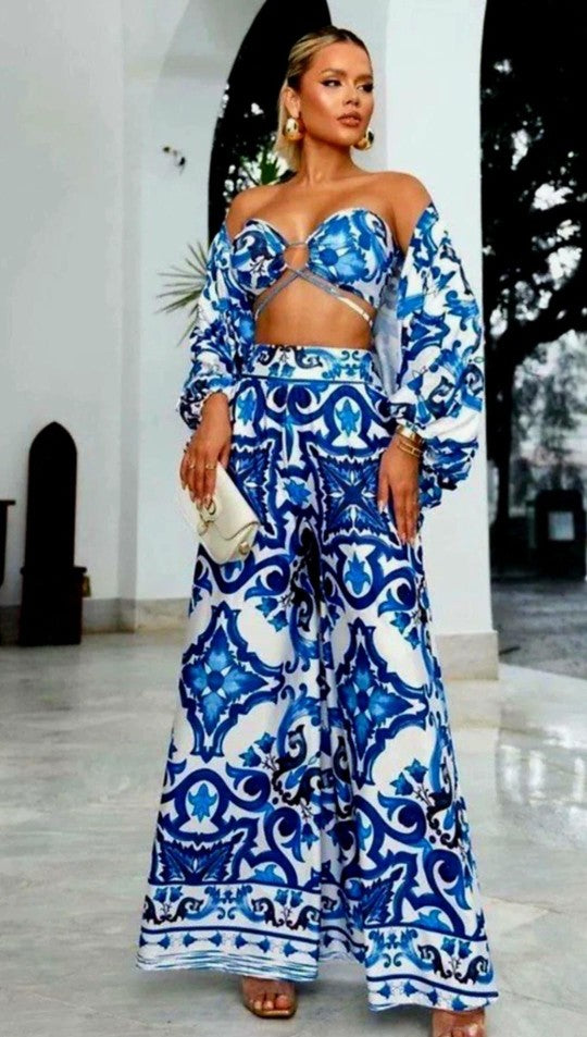 Elegantni plavi komplet Lana